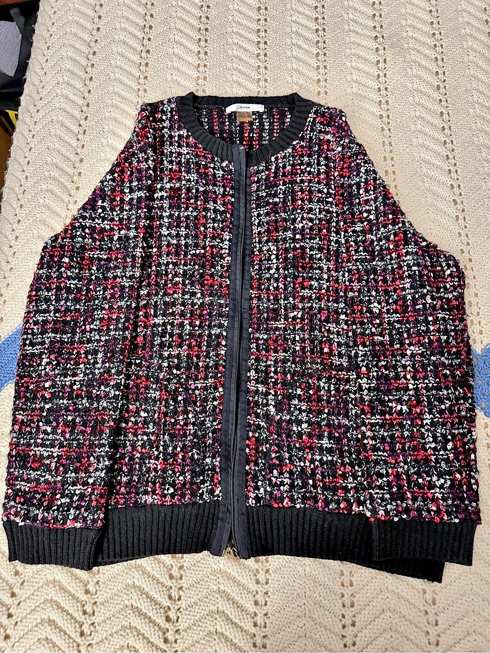 ALIA Textured Cardigan in Black & Red Size Large